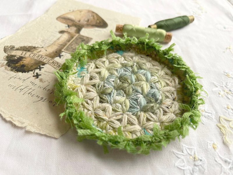 Knitting 生命之花置物碟 - 蘆葦 - 層架/置物架/置物籃 - 棉．麻 綠色