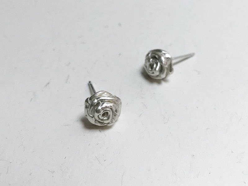 Origami florets. Origami rose earrings. 925 sterling silver. sterling silver - ต่างหู - เงินแท้ สีเงิน