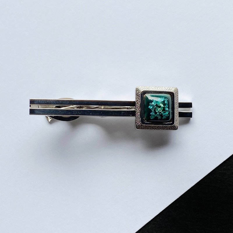 Leaf Chirashi [Emerald] Cloisonne Tie Clip Pure Silver Leaf Leaf Cloisonne - เนคไท/ที่หนีบเนคไท - วัสดุอื่นๆ สีเขียว