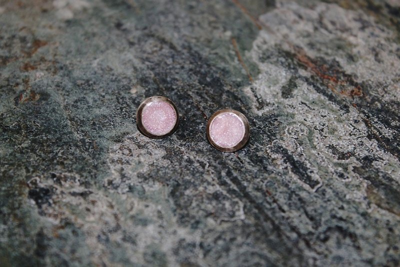 Pearly pink sterling silver round pin earrings - ต่างหู - ดินเผา สึชมพู