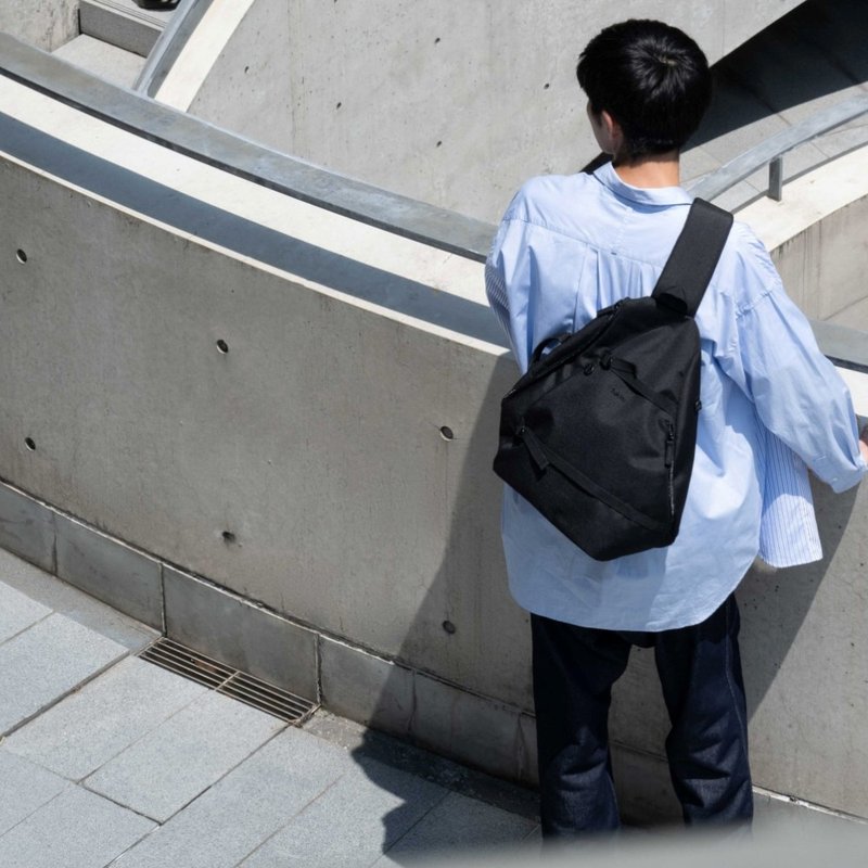 【fulcro】City系列-簡約隨身三角側背包(delight M)(多色可選) - 後背包/背包/書包 - 聚酯纖維 黑色