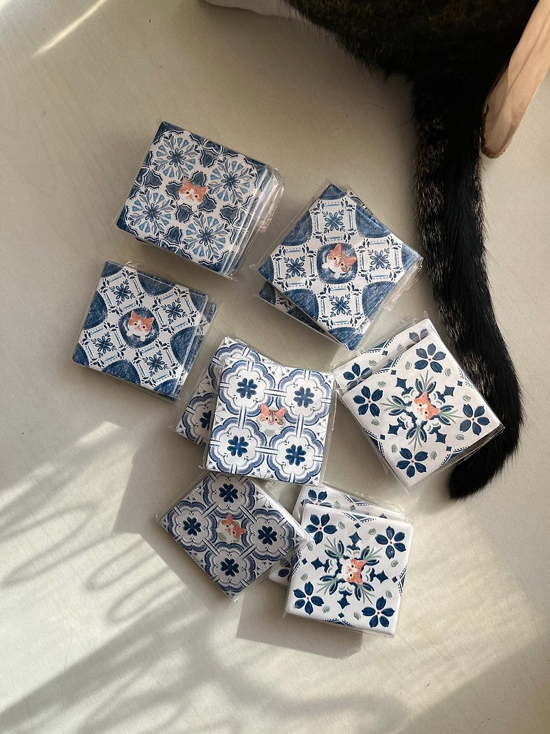 Tile peekaboo magnet blue and white porcelain set | Retro tile magnet refrigerator magnet three-dimensional ceramic pattern - แม็กเน็ต - ดินเผา 