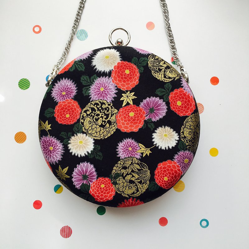 Mysterious Ping Pong Chrysanthemum Round Bag - Can be held in hand/cross-body - Messenger Bags & Sling Bags - Cotton & Hemp Black