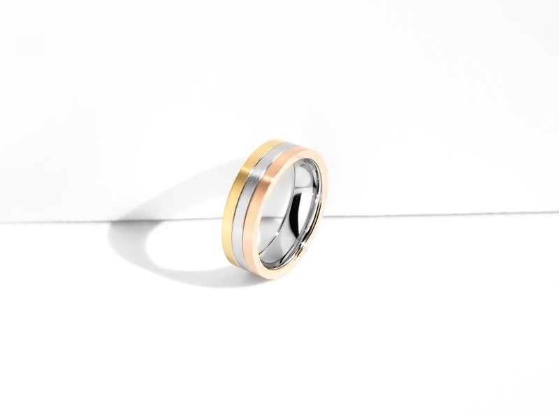 Linear 3-Tone 戒指 | 金 | 客製刻字 - 戒指 - 不鏽鋼 金色