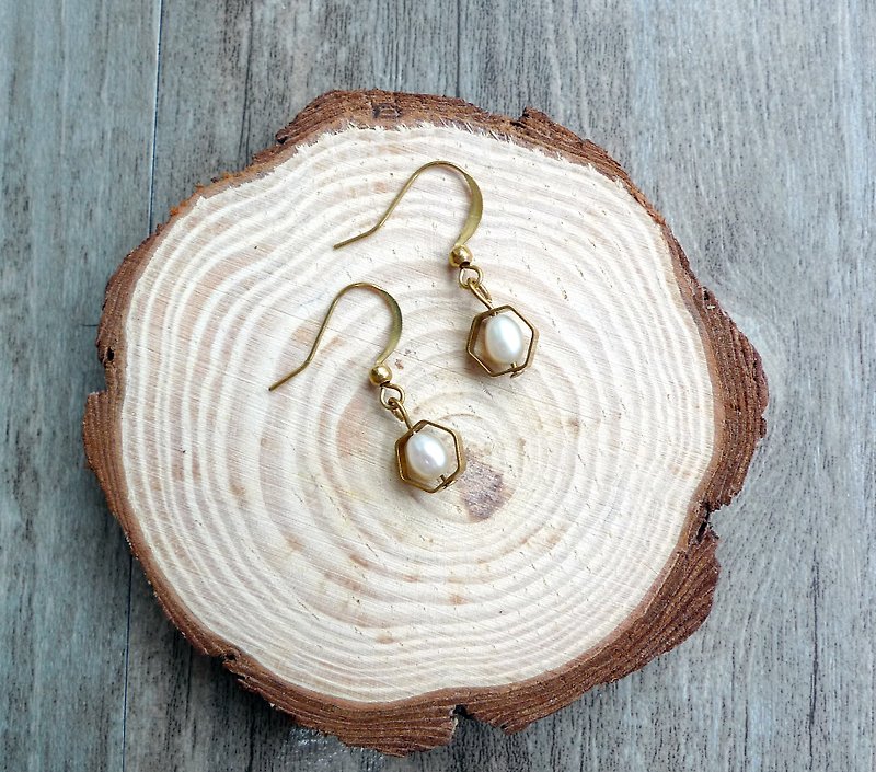 Missosheep - brass freshwater pearl earrings - Earrings & Clip-ons - Other Materials 
