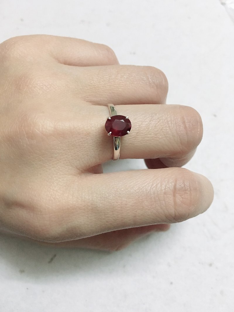 簡單 爪鑲 紅寶石 戒指 尼泊爾 手工製 925純銀 - 戒指 - 寶石 