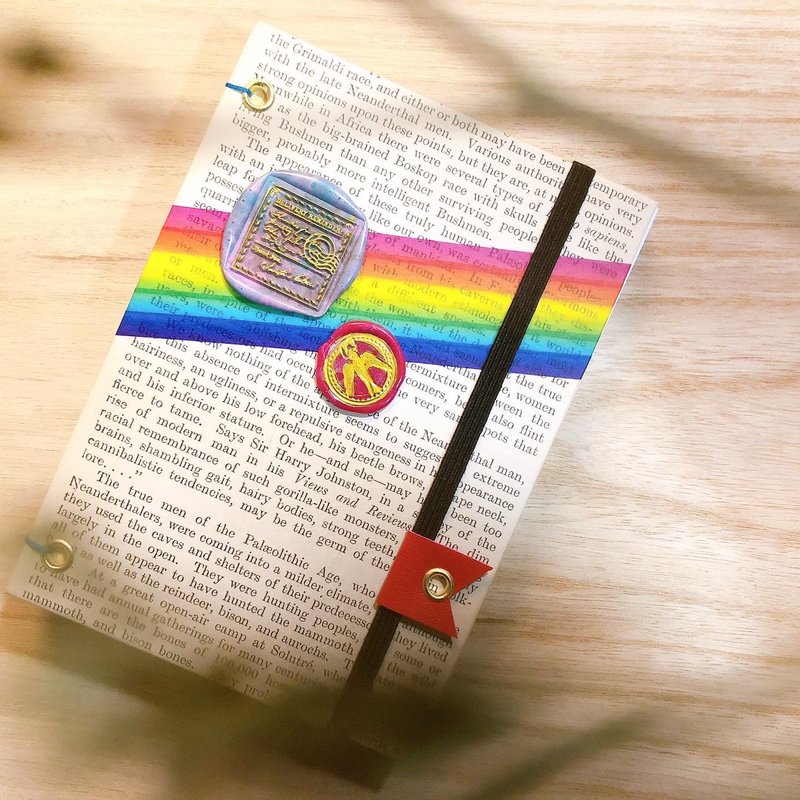 【六月驕傲月】給他的彩虹情書- 情人節無時效 A6 手縫手帳本 - 筆記本/手帳 - 紙 