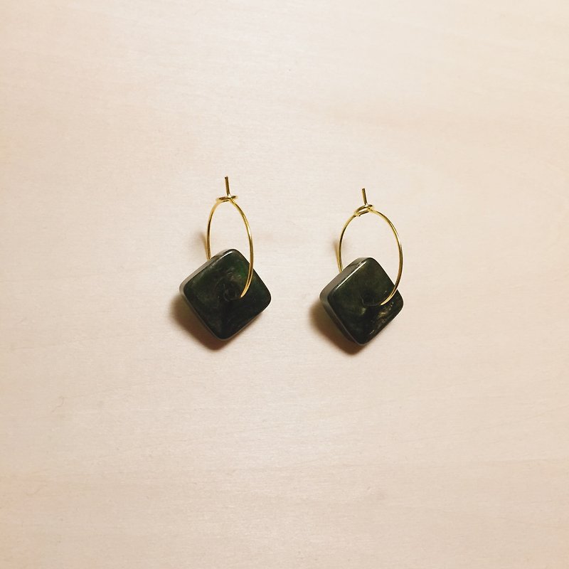 Vintage dark green diamond square earrings - Earrings & Clip-ons - Resin Green