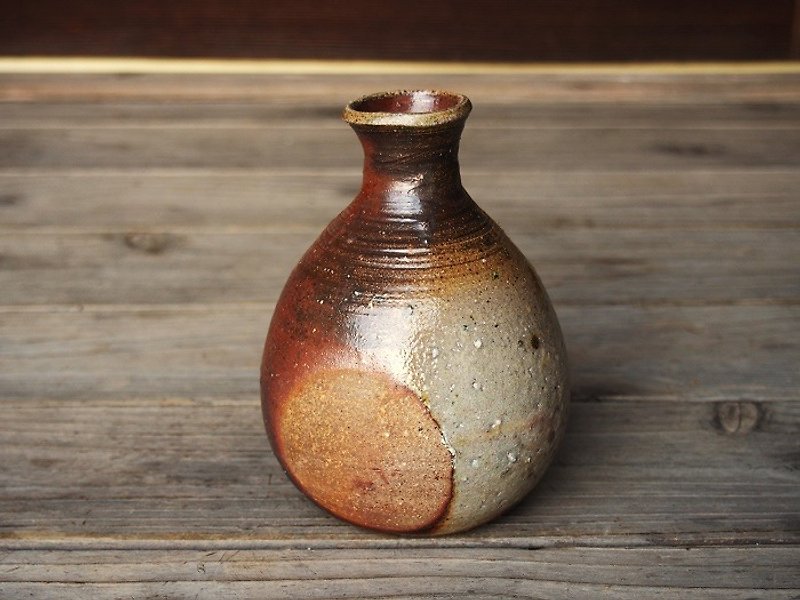 Bizen sake bottle [iodine Hen] _t-042 - Pottery & Ceramics - Pottery Brown