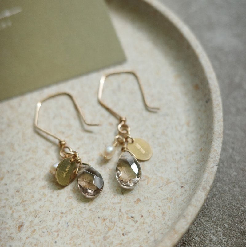 Moyu Tea Crystal Earrings 14K Gold-Filled - ต่างหู - คริสตัล สีกากี