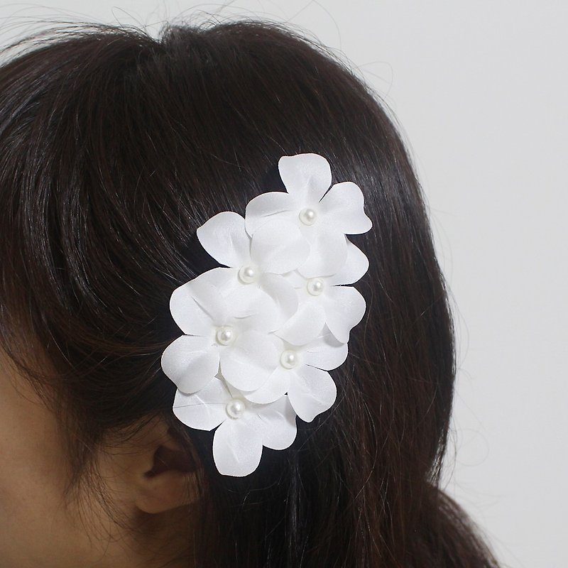 White CherryBlossom elegance hairpin - 髮飾 - 聚酯纖維 白色