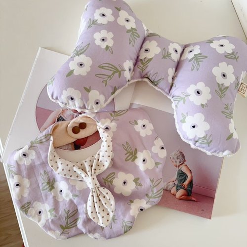 Lianne baby 梨安手工嬰兒禮物 彌月禮 新生兒見面禮 周歲禮 柔紫大和花卉 蝴蝶枕公主領兜彌月禮盒 嬰兒禮物