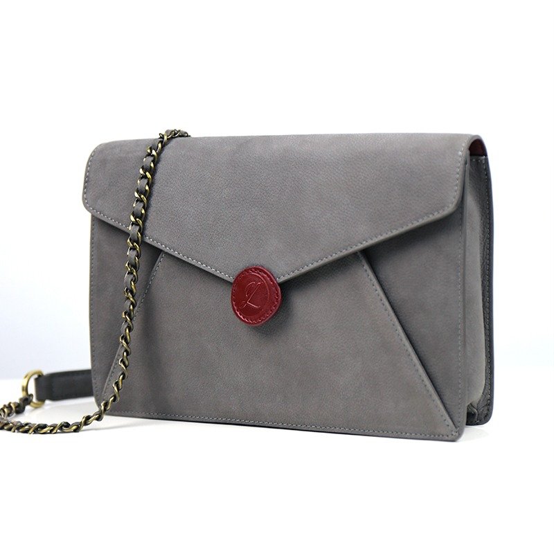 HANDOS X LI You group jointly design Invitation Chain Shoulder Clutch light gray - กระเป๋าคลัทช์ - หนังแท้ สีเทา