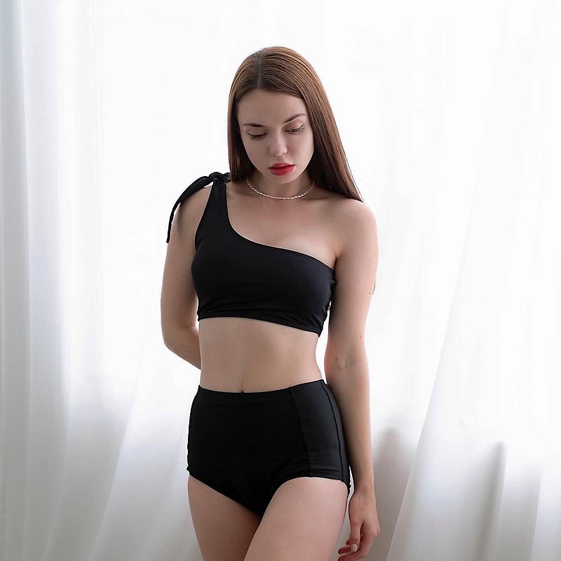 Sunblush - Two-Piece Swimwear Set (Black color) - 泳衣/比基尼 - 其他材質 黑色