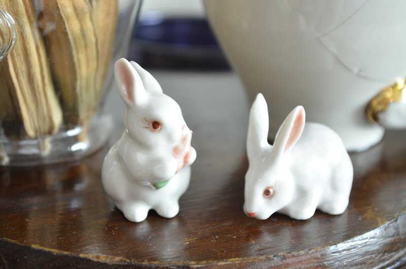 Handmade ceramic rabbit furnishings and rabbit models - ของวางตกแต่ง - เครื่องลายคราม ขาว
