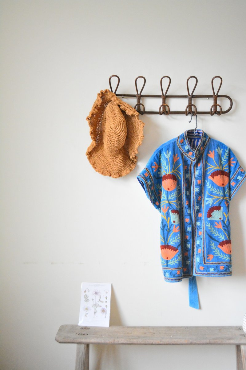Suzani蘇札尼手工刺繡天鵝絨短袖外套罩衫- 藍色清真寺 - 女大衣/外套 - 棉．麻 多色