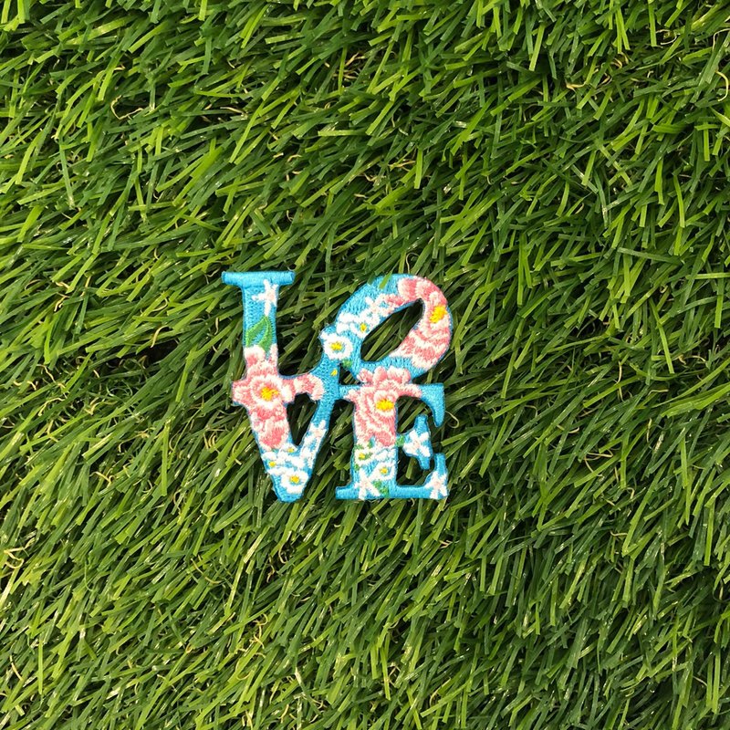 【花卉文字刺繡布貼】LOVE - 貼紙 - 繡線 