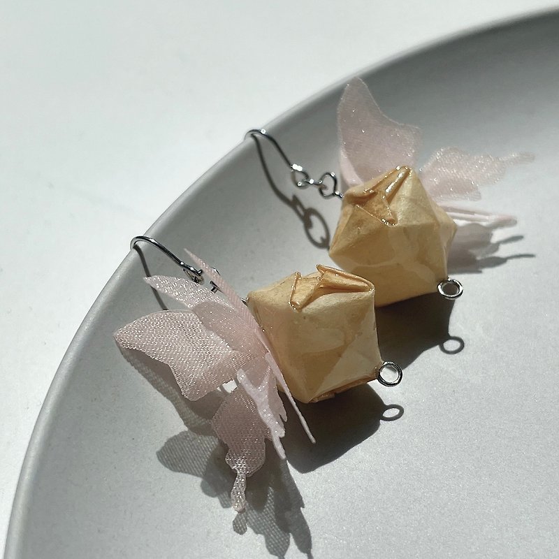 Japanese paper and butterfly earrings - Earrings & Clip-ons - Paper Brown