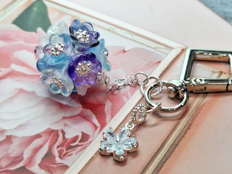 Glazed Orchid of the Valley key bag buckle - ที่ห้อยกุญแจ - กระจกลาย 