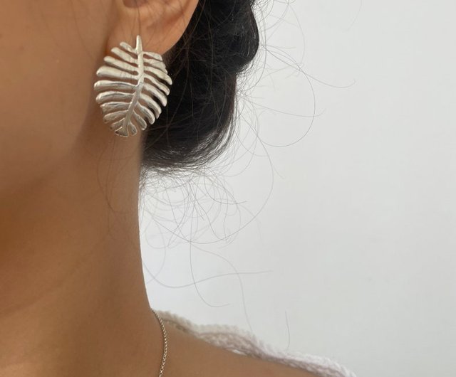 601】モンステラのピアス／イヤリング／葉っぱ