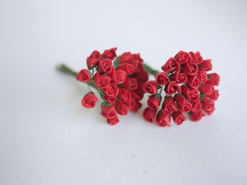 makemefrompaper Paper flower, 50 pieces, size 1x0.8 cm. budding rose flower, red color.