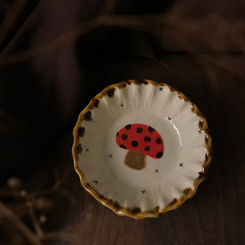 【 小丸 森林 手繪 】 蘑菇  豆皿  小碟子  飾品碟  醬料碟 - 小碟/醬油碟 - 陶 紅色