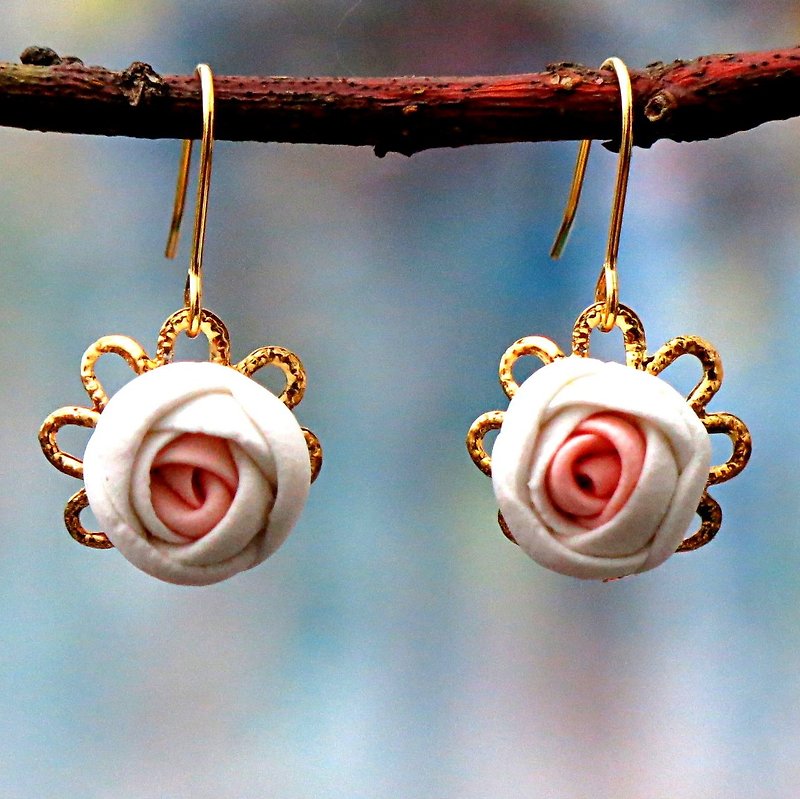 【 The Rose of Little Prince】 Paris White Rose Earrings.Brass 14kgf  White - Earrings & Clip-ons - Other Metals White