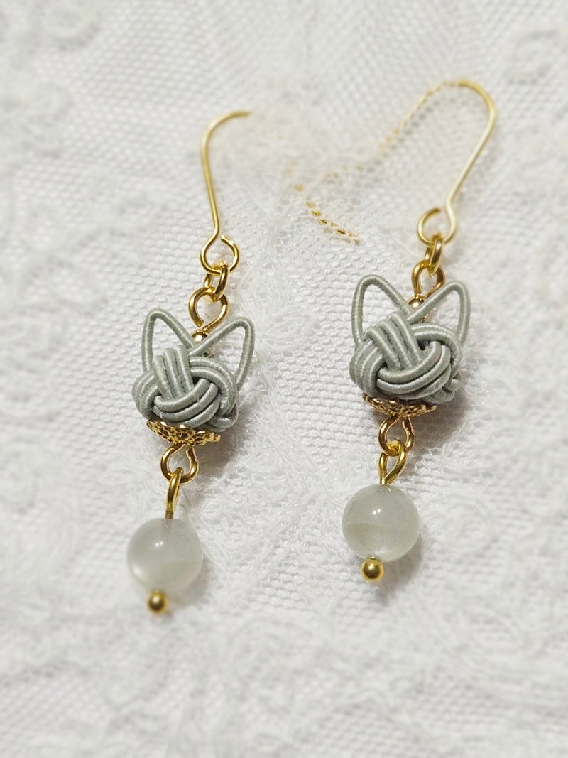 水引 猫玉ピアス - ピアス・イヤリング - その他の素材 グレー