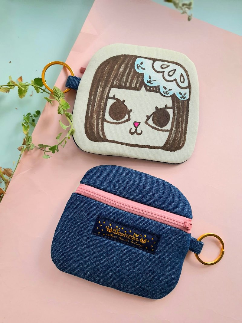Original self-branded mushroom head Meimei cat hand-painted hand-made multi-purpose coin purse/key case/Xiuyou card eight - กระเป๋าใส่เหรียญ - ผ้าฝ้าย/ผ้าลินิน ขาว