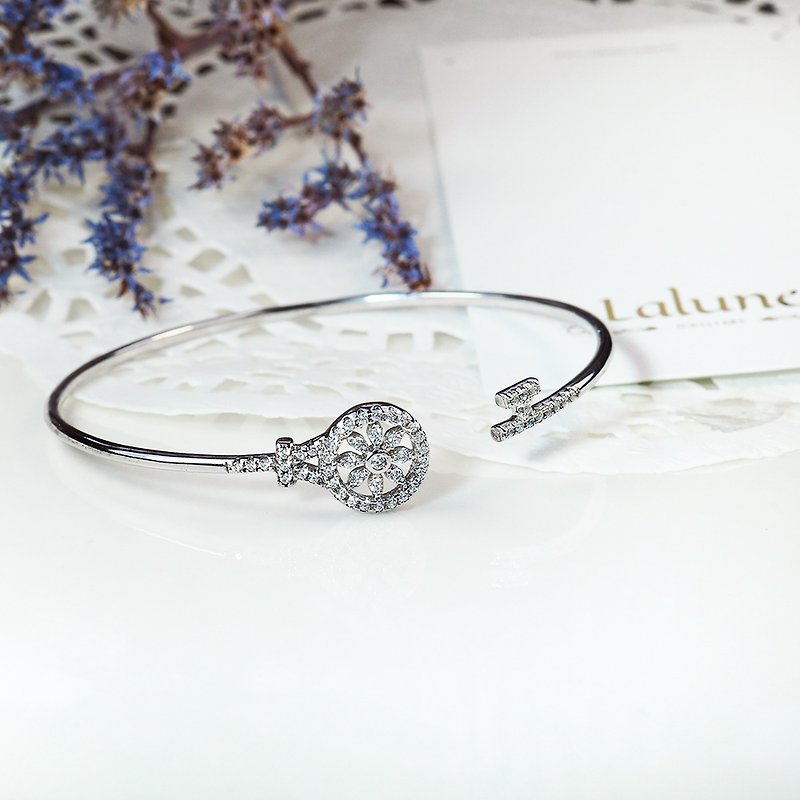 ||Generations Across Generations|| April Birthstone White Crystal Diamond 925 Sterling Silver Round Cuff Bracelet - Bracelets - Sterling Silver Silver