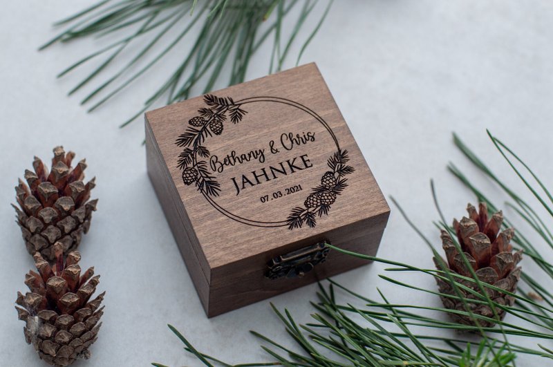 Personalized Forest Wedding Ring Box, Engagement Ring Box, Boho Wedding Decor - 禮物盒/包裝盒 - 木頭 咖啡色