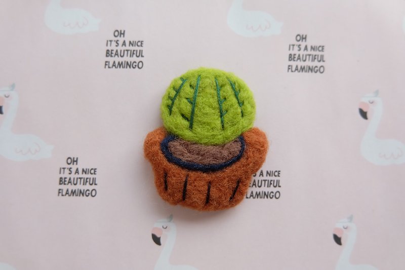 sleeping original handmade round cactus [flamingo on cactus and pineapple] brooch - เข็มกลัด - กระดาษ สีเขียว