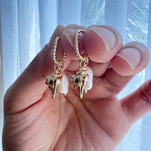 Ellajo Bijoux 海風呢喃 金色螺旋耳圈 × 天然珍珠× 海螺吊墜