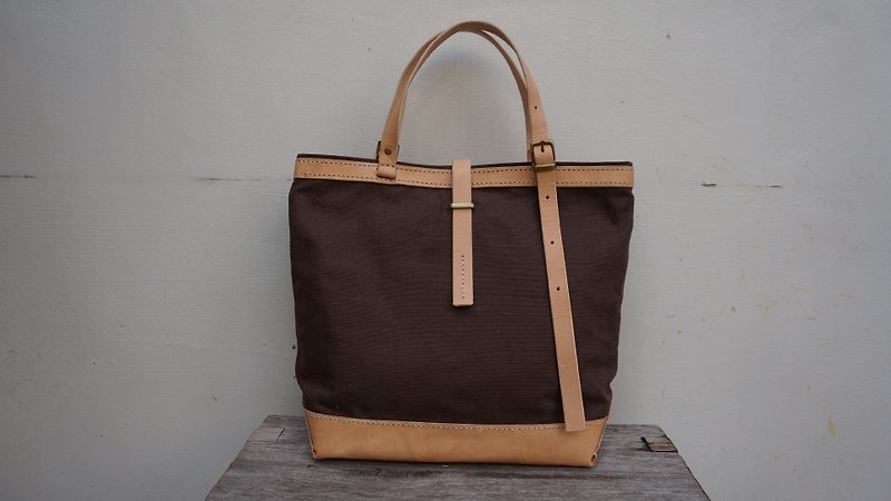 Vegetable tanned leather + canvas practical tote bag - Handbags & Totes - Cotton & Hemp 
