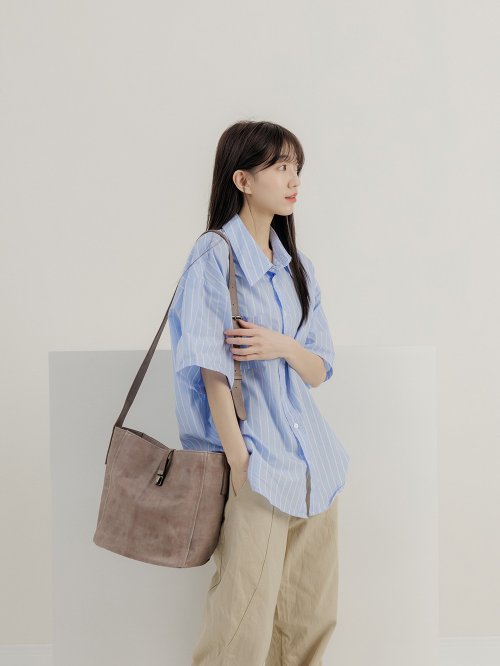 supportingrole supportingrole 真皮極簡四方都市肩側揹包 奶茶咖啡