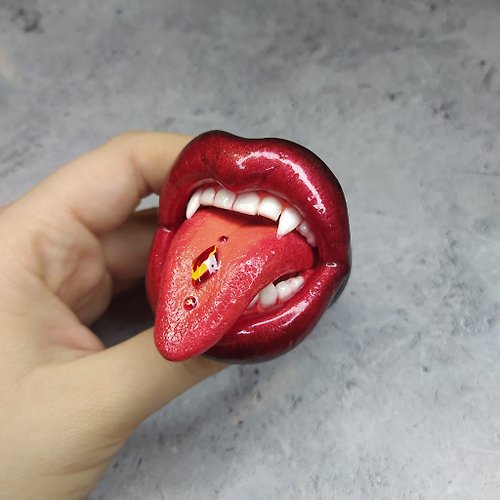 AKARAMOON handmade Lips-popsocket from polymer clay | red Vampire | Monster phone grip