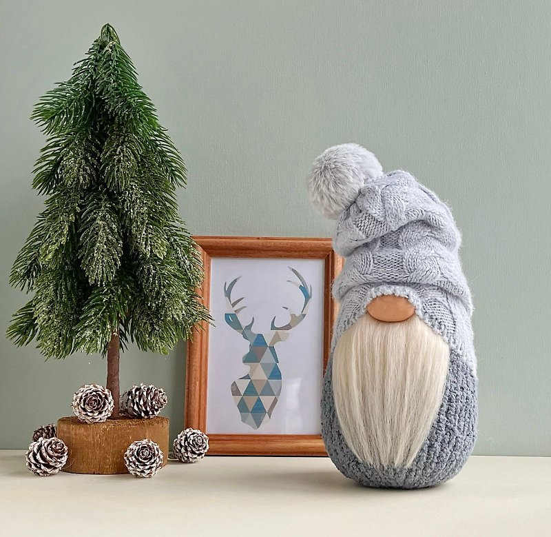 スカンジナビアのノームと帽子、Hygge decor、Winter home decor - 人形・フィギュア - ウール グレー