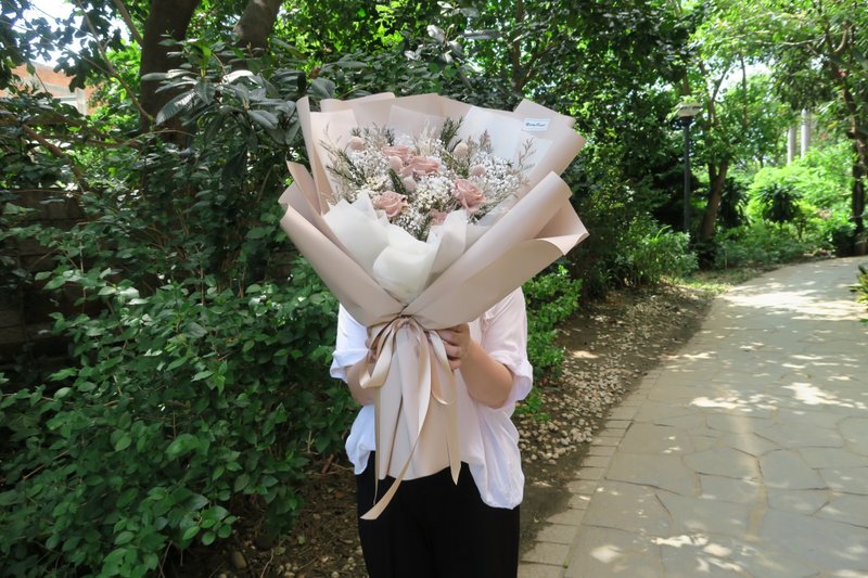 大型/巨型永生花束 － 奶茶裸 | 情人節花束/求婚花束/永生花束 - 乾燥花/永生花 - 植物．花 卡其色