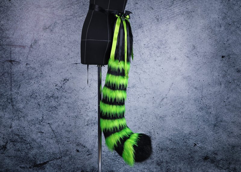 Neon Green Cheshire Cat Tail Faux Fur Tail - 其他 - 其他人造纖維 綠色