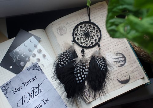 VIDADREAMS Elegant Black and White Spotted Feather Dreamcatcher - Chic Car Decor Accessory