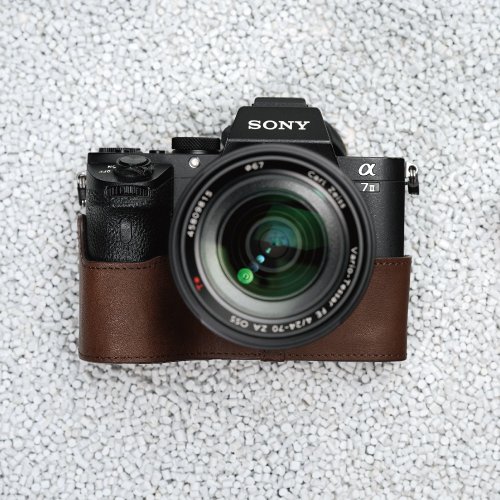 Sony α7 II ミラーレスカメラ ストラップ付き おすすめカメラグッズ】SONYのミラーレスカメラ a7 II と一緒に