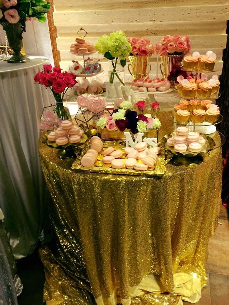 C.Angel gold dessert table - เค้กและของหวาน - อาหารสด สีส้ม