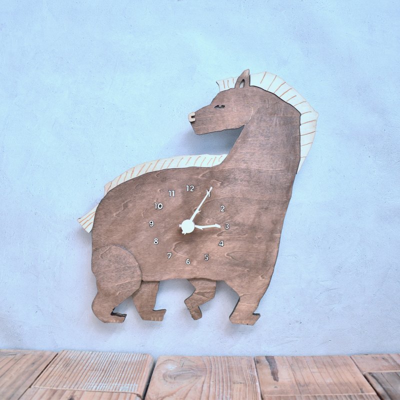 Made to order, smooth horse walnut clock, wooden wall clock - Clocks - Wood Brown