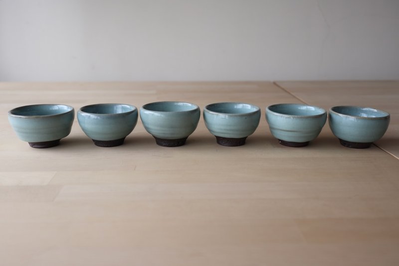 青瓷小茶杯 - 茶壺/茶杯/茶具 - 陶 藍色