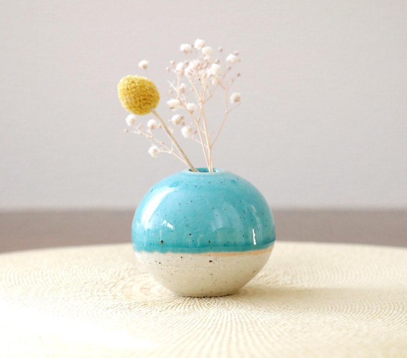 白御影土とトルコブルーのかけ分け一輪挿し - 花瓶/陶器 - 陶 藍色