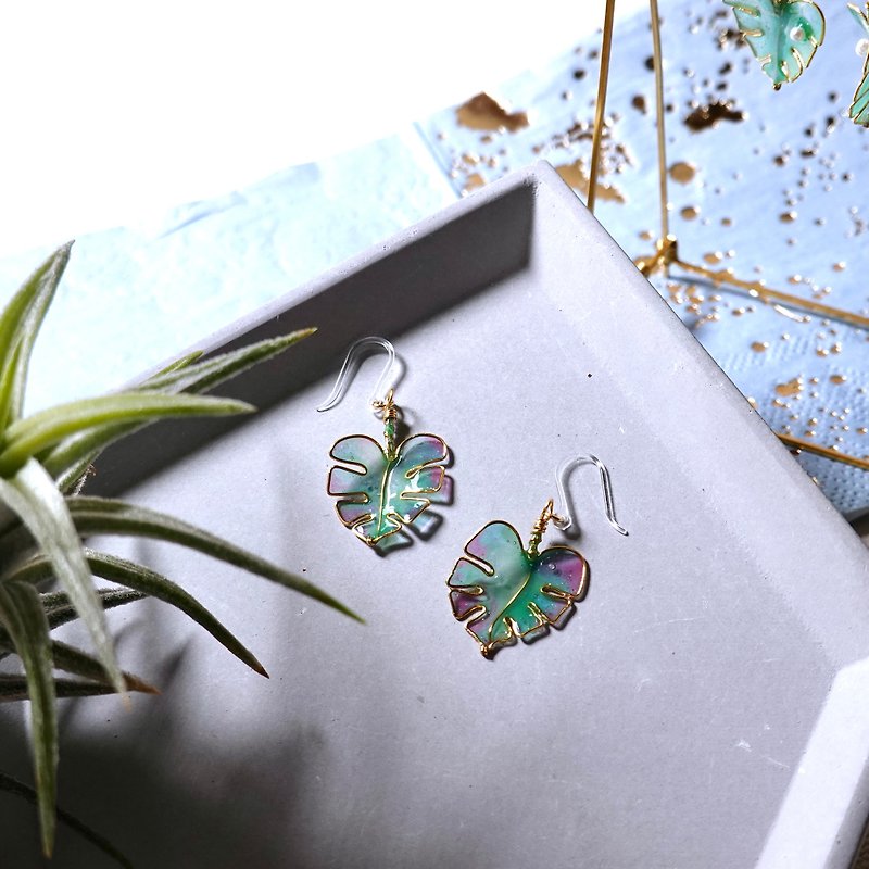 [Plant earrings] bright peach purple mini turtle back taro summer plant earrings (spot) - Earrings & Clip-ons - Resin Green