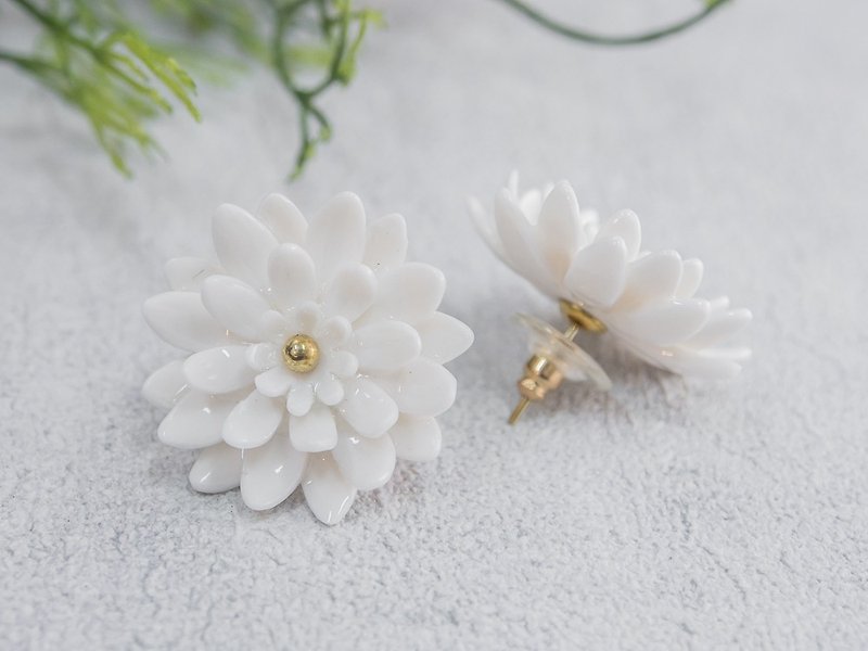 Mum ~ white porcelain flower tension back earring ~ size M - Earrings & Clip-ons - Pottery White
