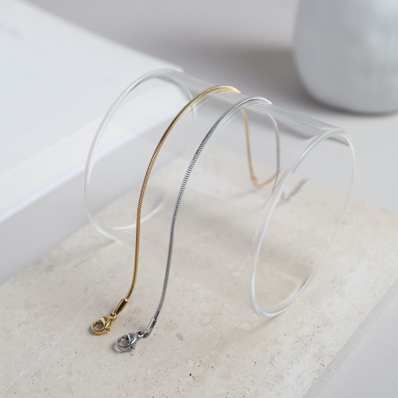 Basics。方形蛇骨手鍊 - 手鍊/手環 - 不鏽鋼 金色