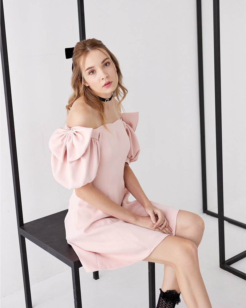 CAPHENY Rose Bow Shoulder dress with Puff Sleeves (Cocktail dress, party dress) - 洋裝/連身裙 - 其他材質 