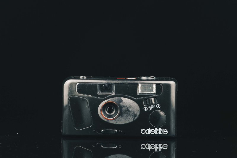 ODETTE 35mm FOCUS FREE FLASH CAMERA #135底片相機 - 相機/拍立得/底片相機 - 其他金屬 